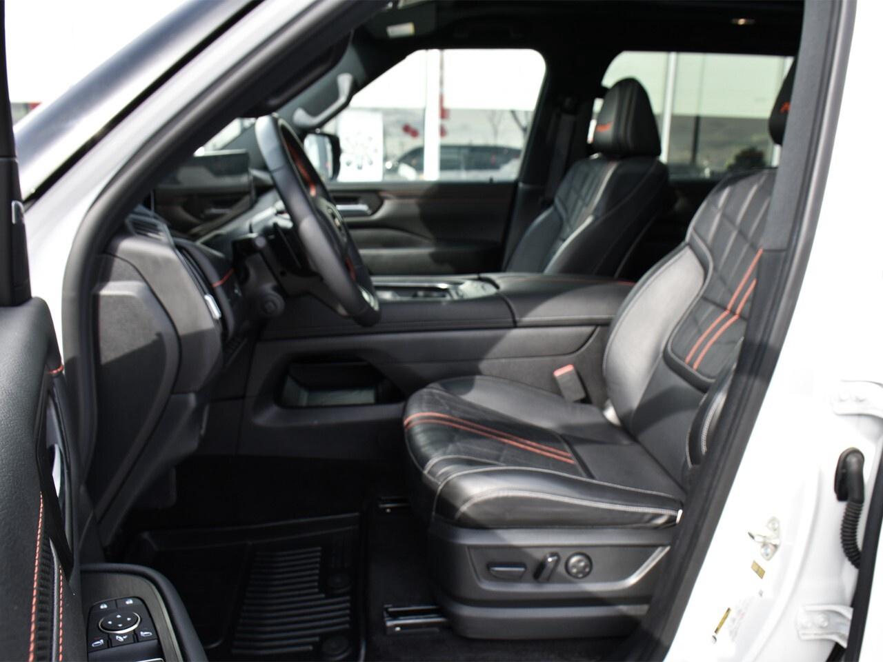 2025 Nissan Armada 4x4 PRO-4X, DEMO CLEARANCE, KLIPSCH AUDIO Photo