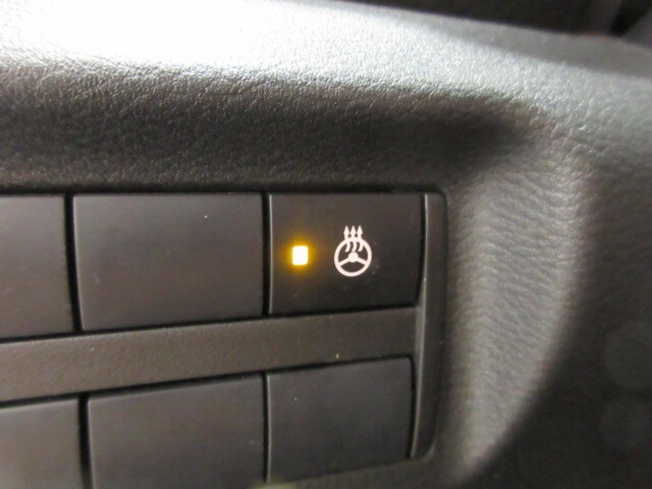 2024 Nissan Kicks SV, HTD. SEATS, APPLE/ANDROID, BT, CAMERA, 44K! Photo