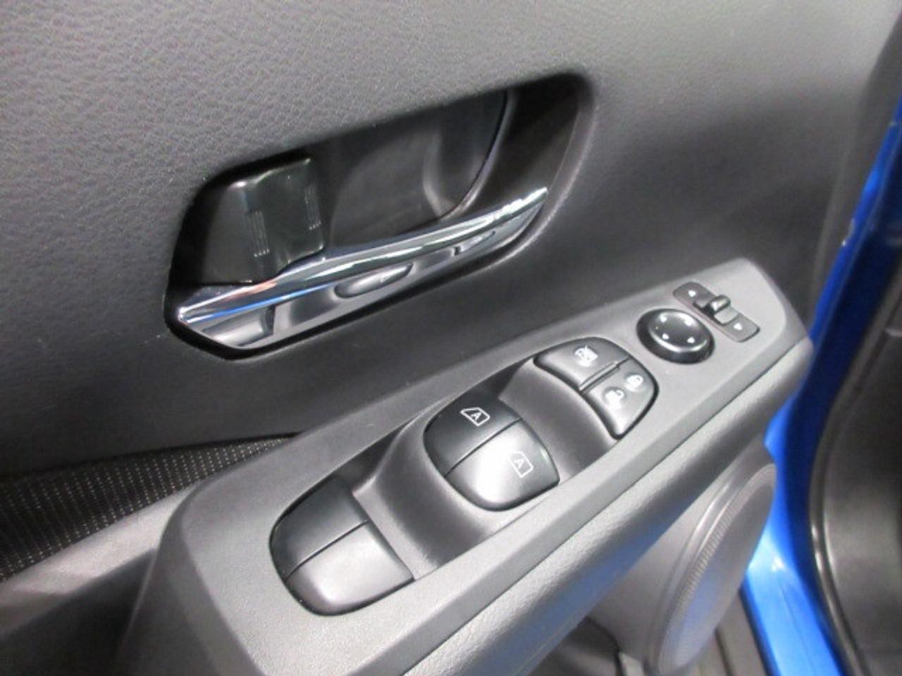 2024 Nissan Kicks SV, HTD. SEATS, APPLE/ANDROID, BT, CAMERA, 44K! Photo