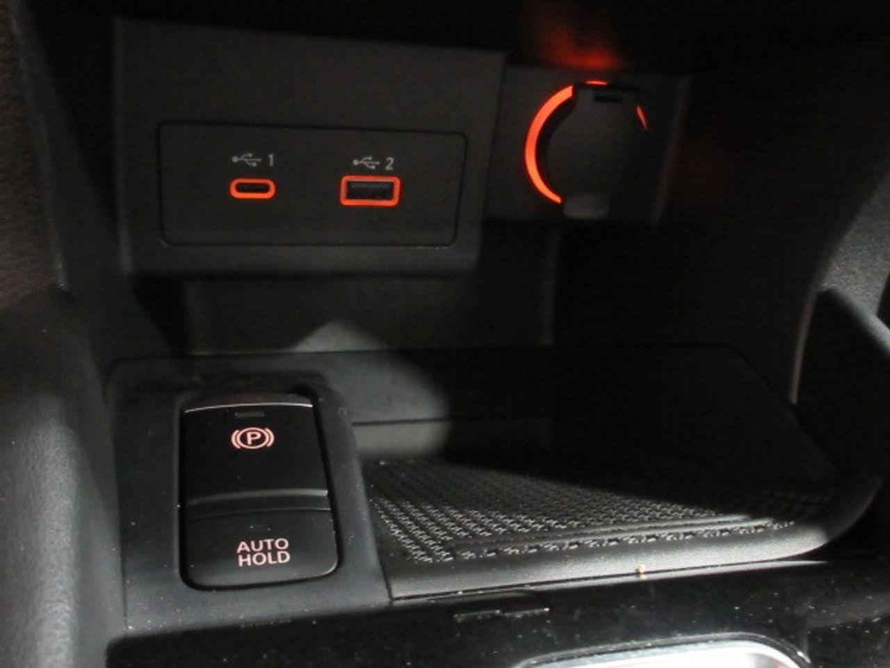 2024 Nissan Kicks SV, HTD. SEATS, APPLE/ANDROID, BT, CAMERA, 44K! Photo