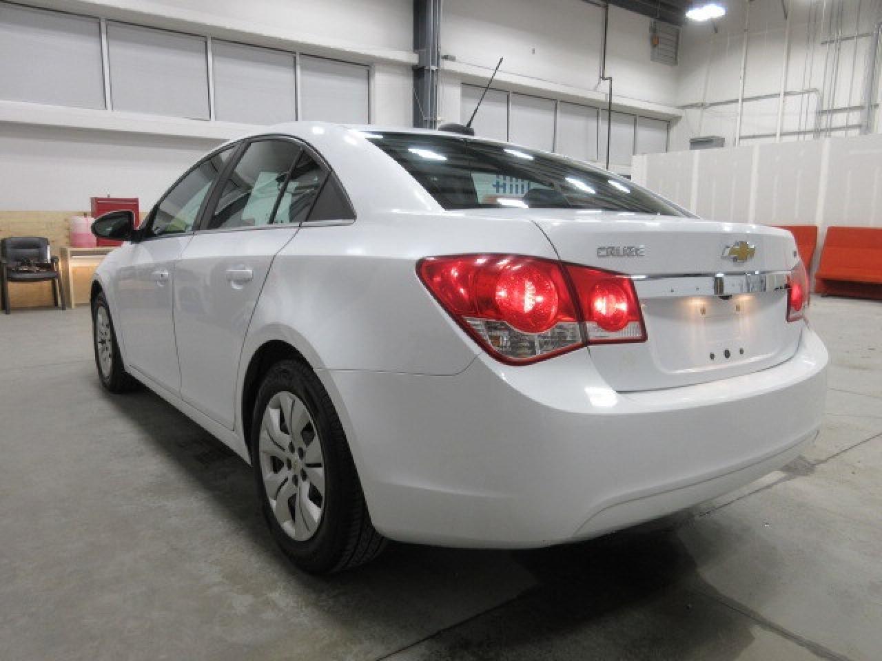 2016 Chevrolet Cruze LT, ROOF, A/C, AUTOSTART, CAMERA, JUST 131K! Photo4