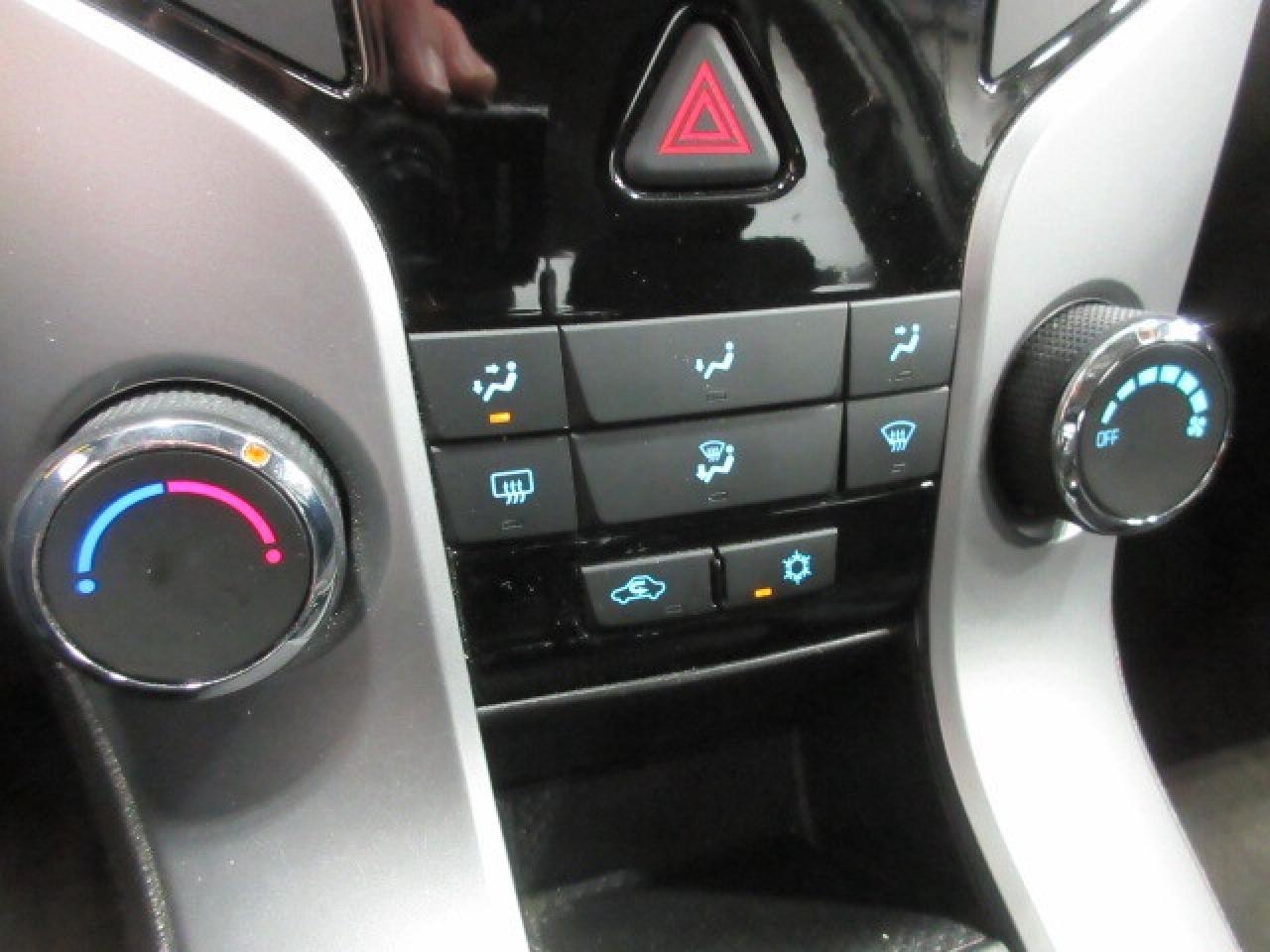 2016 Chevrolet Cruze LT, ROOF, A/C, AUTOSTART, CAMERA, JUST 131K! Photo