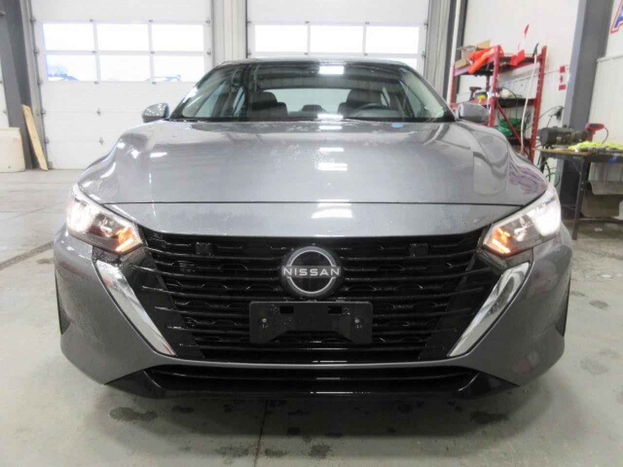 2024 Nissan Sentra SV, HTD. SEATS, ALLOYS, A/C, APPLE/ANDROID, 64K! Photo