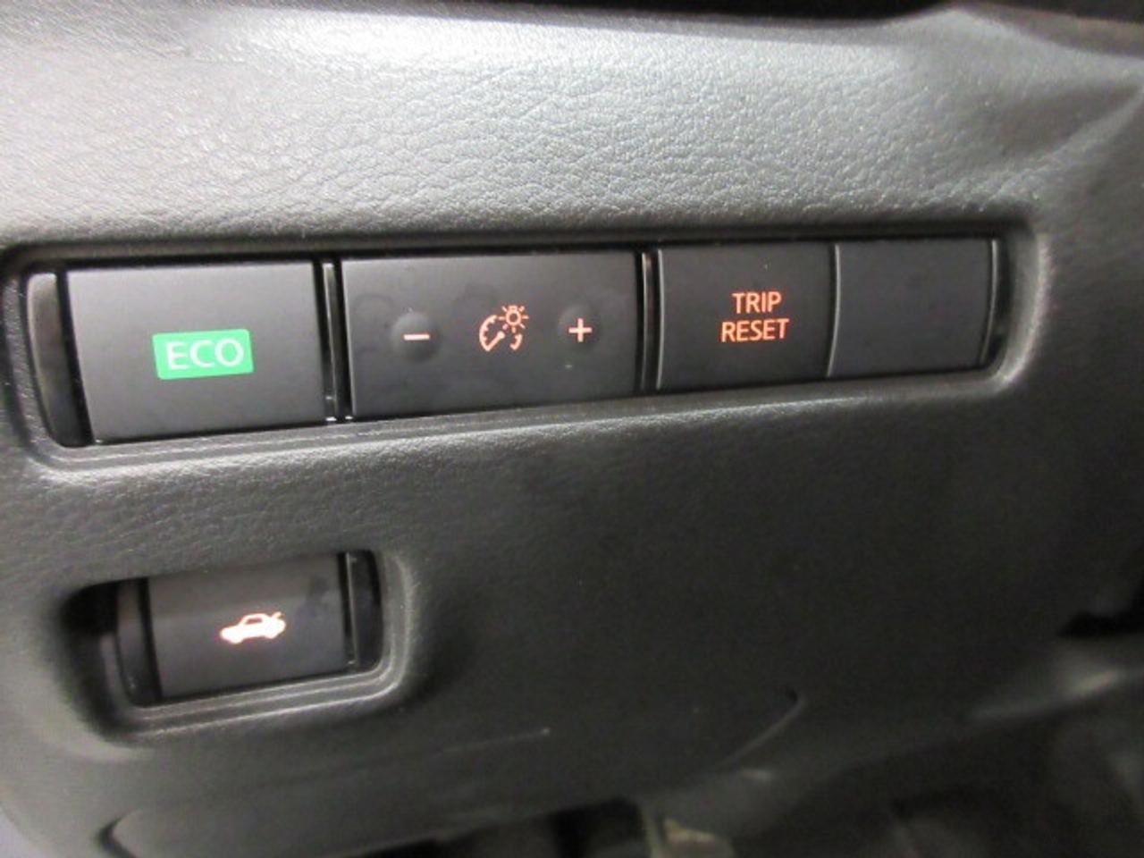 2024 Nissan Sentra SV, HTD. SEATS, ALLOYS, A/C, APPLE/ANDROID, 64K! Photo