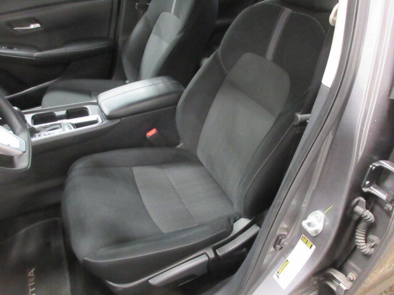 2024 Nissan Sentra SV, HTD. SEATS, ALLOYS, A/C, APPLE/ANDROID, 64K! Photo