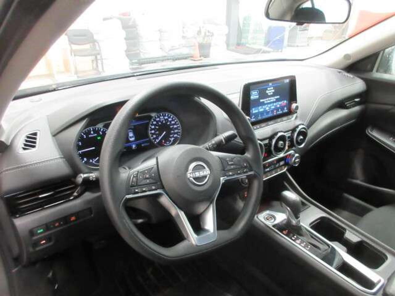 2024 Nissan Sentra SV, HTD. SEATS, ALLOYS, A/C, APPLE/ANDROID, 64K! Photo