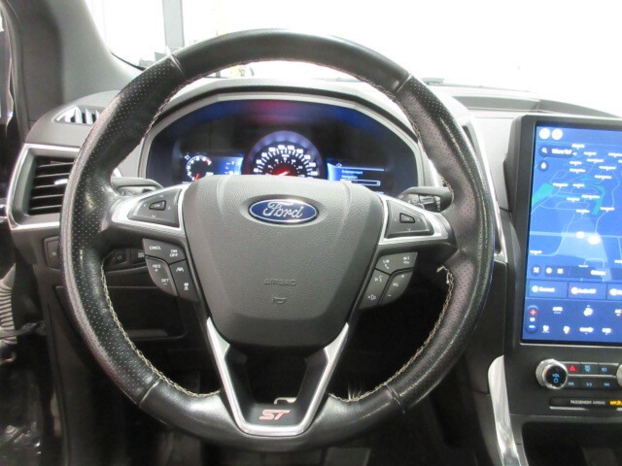 2022 Ford Edge ST AWD, NAV, ROOF, LEATHER, APPLE/ANDROID, 37K! Photo