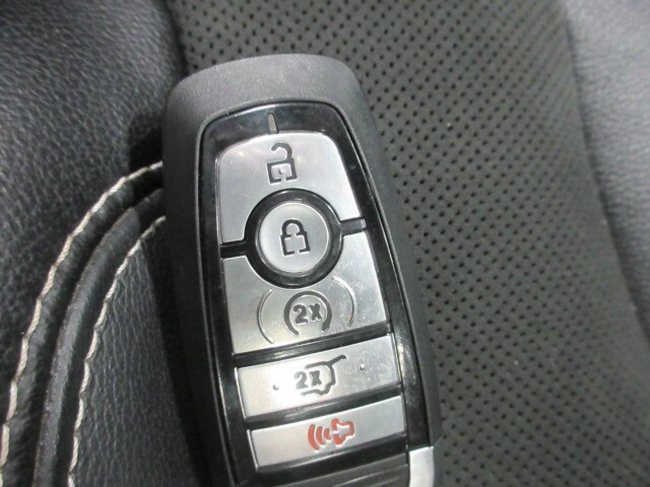 2022 Ford Edge ST AWD, NAV, ROOF, LEATHER, APPLE/ANDROID, 37K! Photo