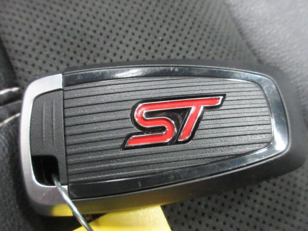 2022 Ford Edge ST AWD, NAV, ROOF, LEATHER, APPLE/ANDROID, 37K! Photo