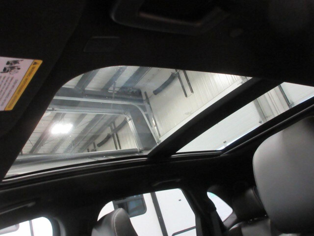 2022 Ford Edge ST AWD, NAV, ROOF, LEATHER, APPLE/ANDROID, 37K! Photo