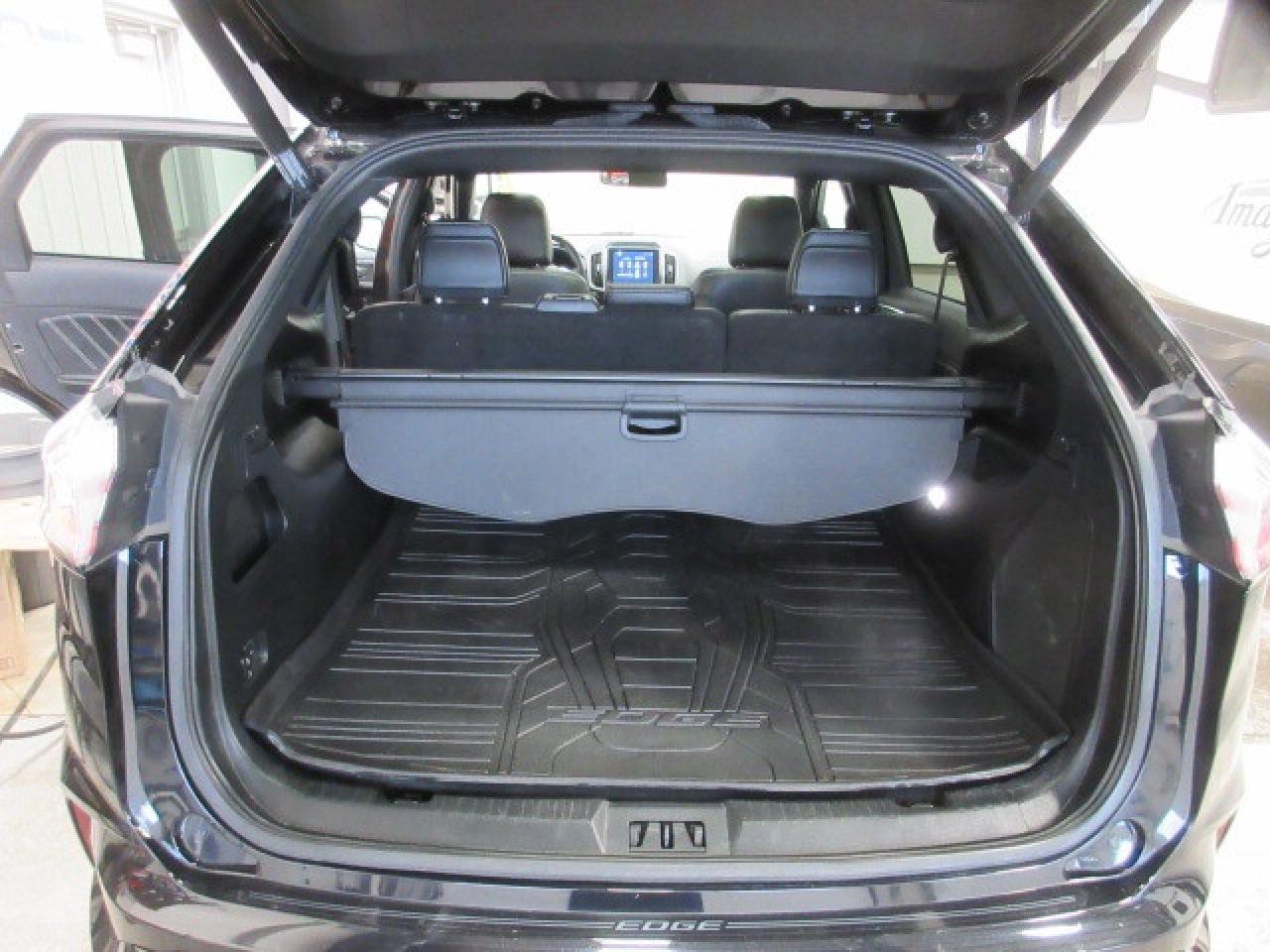 2022 Ford Edge ST AWD, NAV, ROOF, LEATHER, APPLE/ANDROID, 37K! Photo