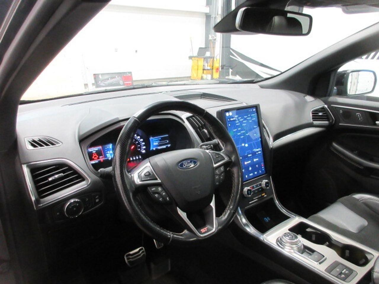 2022 Ford Edge ST AWD, NAV, ROOF, LEATHER, APPLE/ANDROID, 37K! Photo