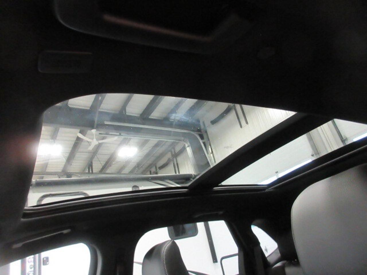 2022 Ford Edge ST AWD, NAV, ROOF, LEATHER, APPLE/ANDROID, 37K! Photo
