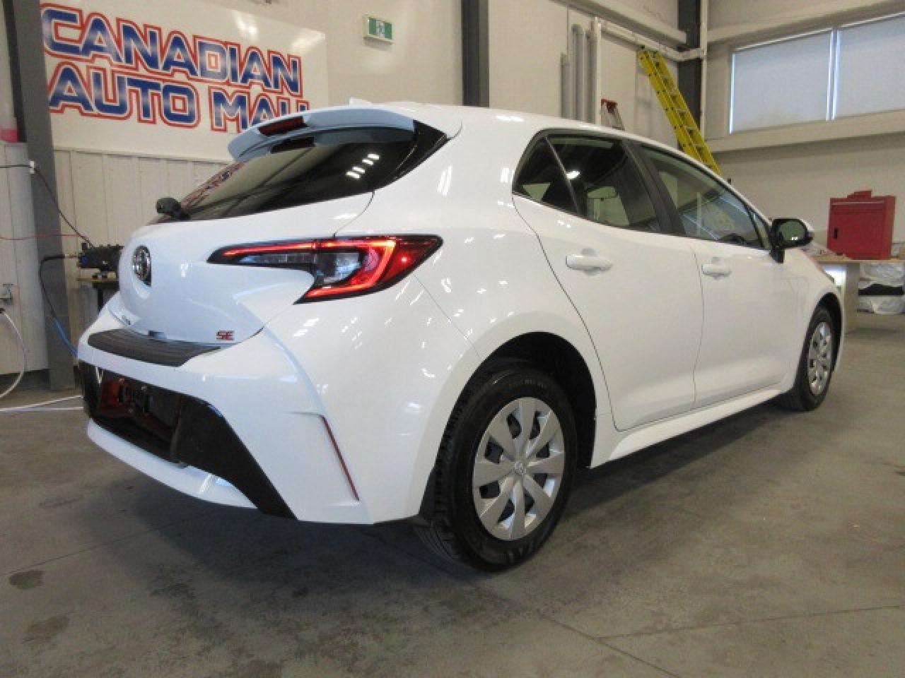 2023 Toyota Corolla Hatchback SE, AUTO, A/C, CAMERA, JUST 41,000 KM! Photo