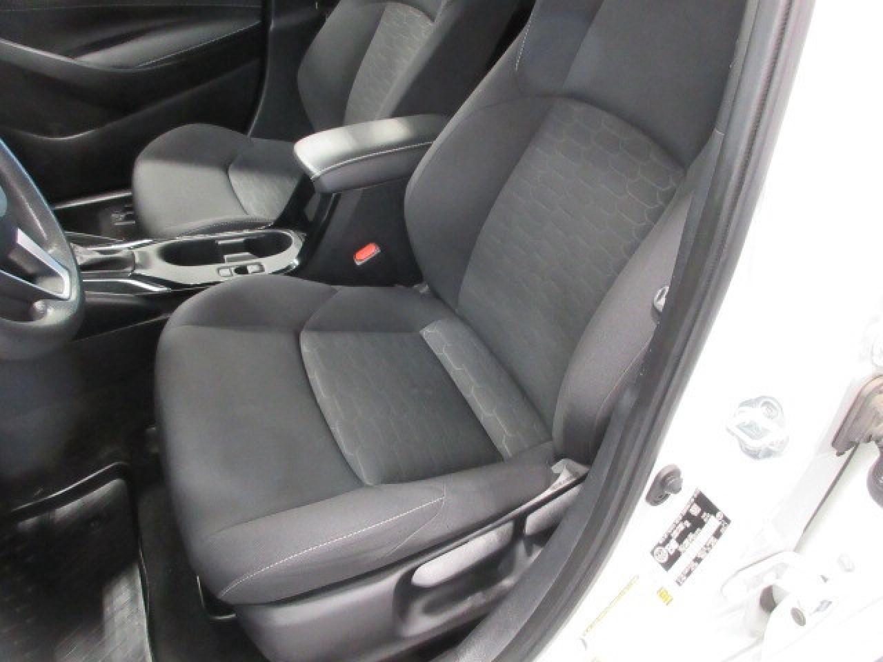 2023 Toyota Corolla Hatchback SE, AUTO, A/C, CAMERA, JUST 41,000 KM! Photo