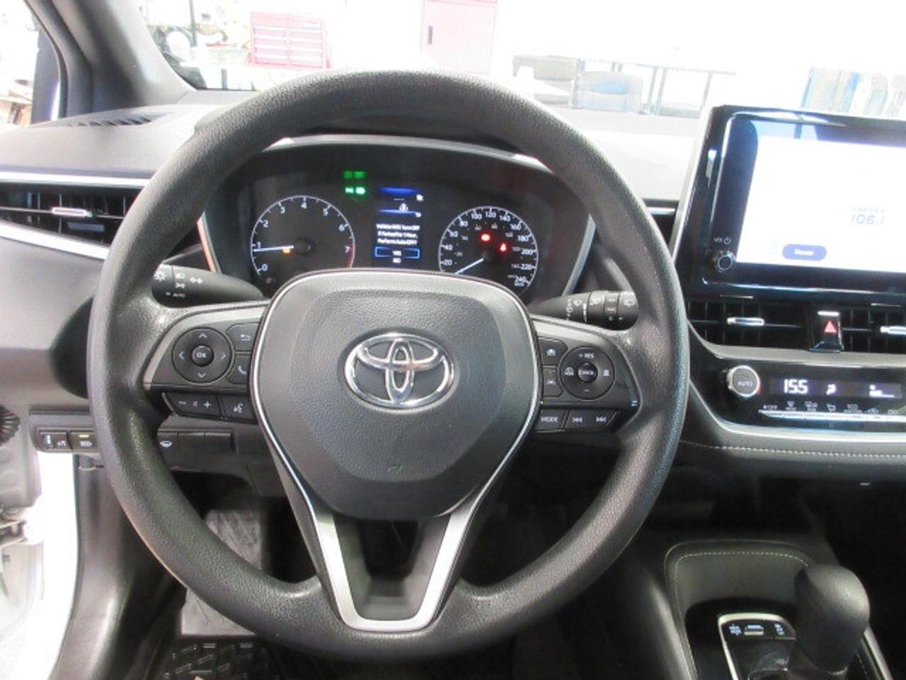 2023 Toyota Corolla Hatchback SE, AUTO, A/C, CAMERA, JUST 41,000 KM! Photo