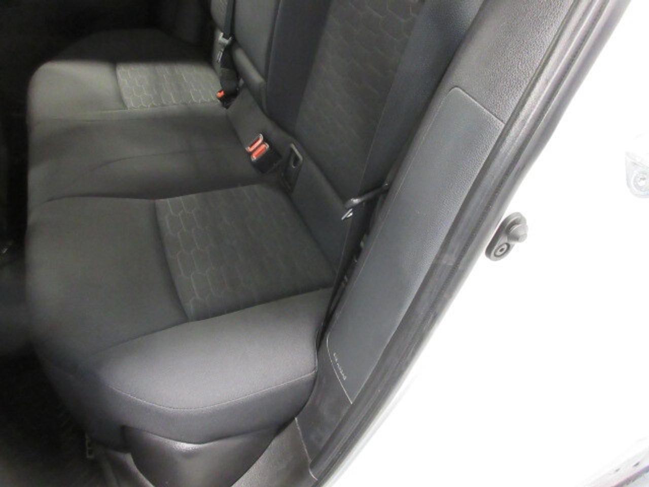 2023 Toyota Corolla Hatchback SE, AUTO, A/C, CAMERA, JUST 41,000 KM! Photo