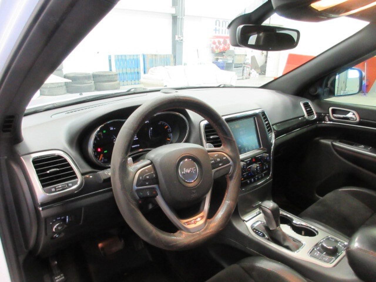 2017 Jeep Grand Cherokee TRAILHAWK 4X4, NAV, ROOF, HTD/COOLED SEATS, 160K! Photo