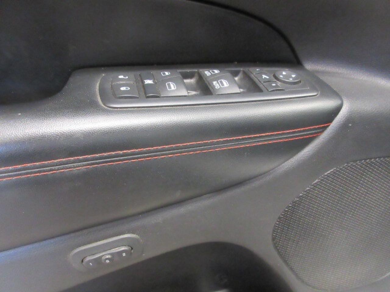 2017 Jeep Grand Cherokee TRAILHAWK 4X4, NAV, ROOF, HTD/COOLED SEATS, 160K! Photo