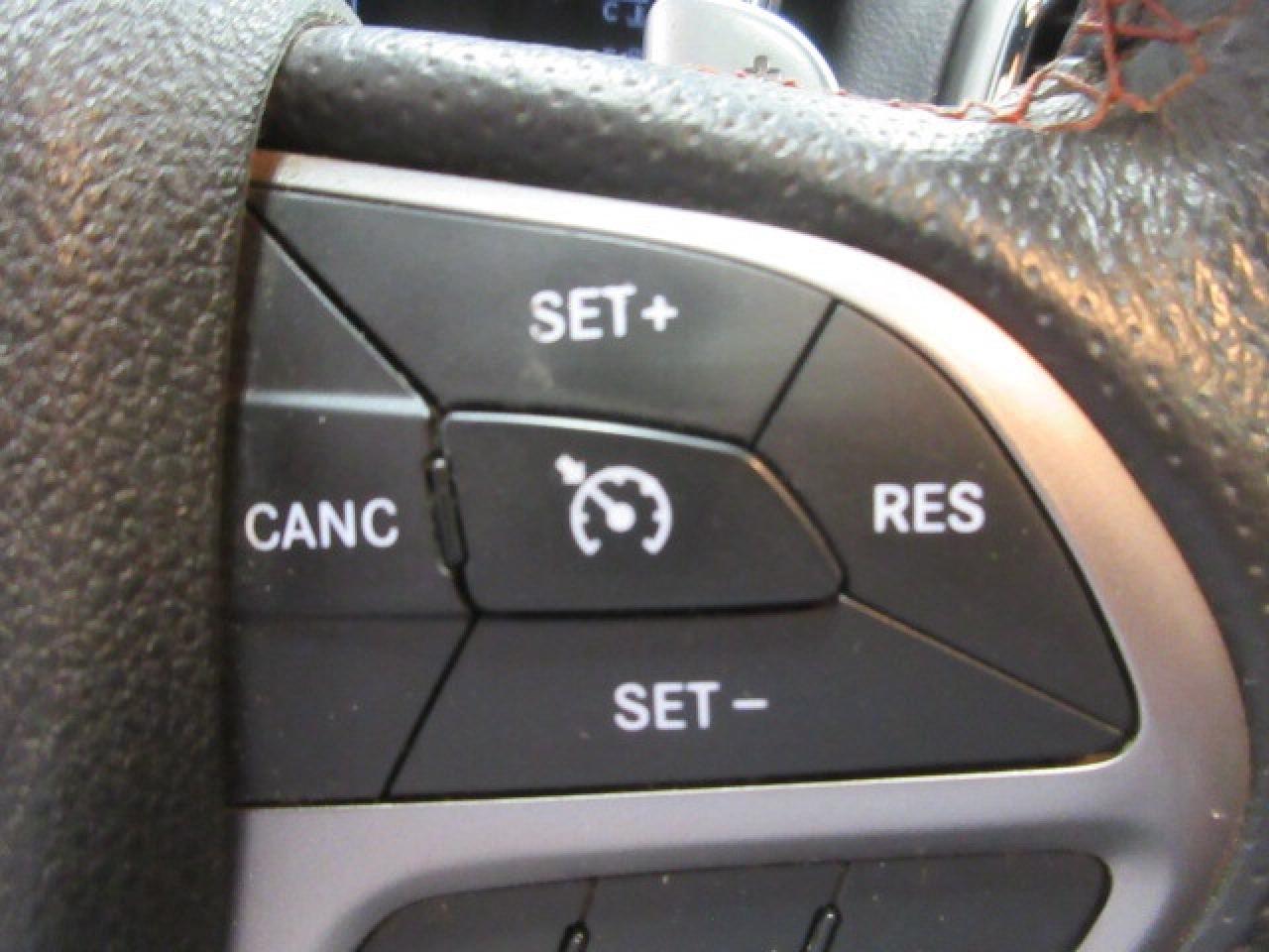 2017 Jeep Grand Cherokee TRAILHAWK 4X4, NAV, ROOF, HTD/COOLED SEATS, 160K! Photo