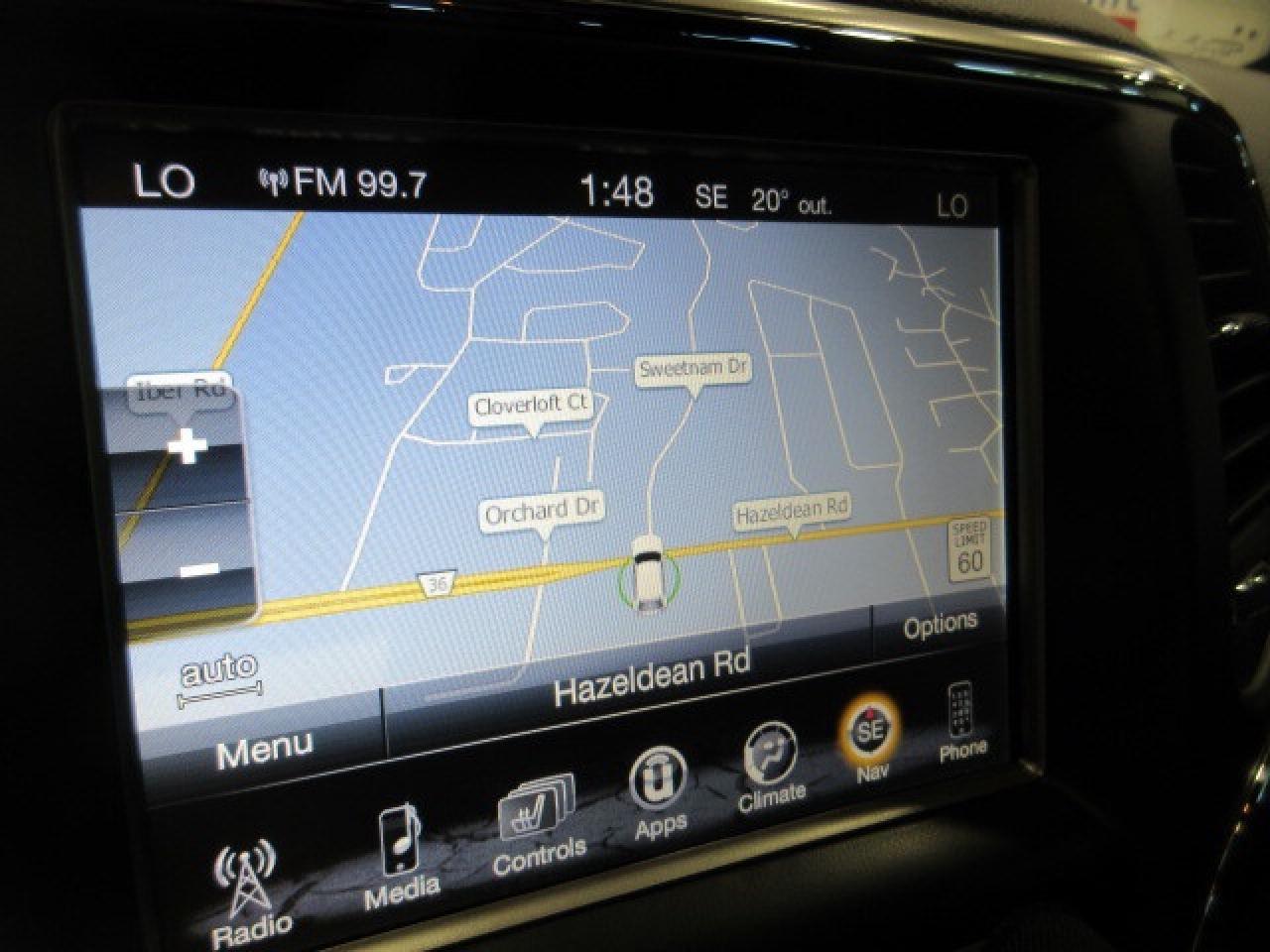 2017 Jeep Grand Cherokee TRAILHAWK 4X4, NAV, ROOF, HTD/COOLED SEATS, 160K! Photo