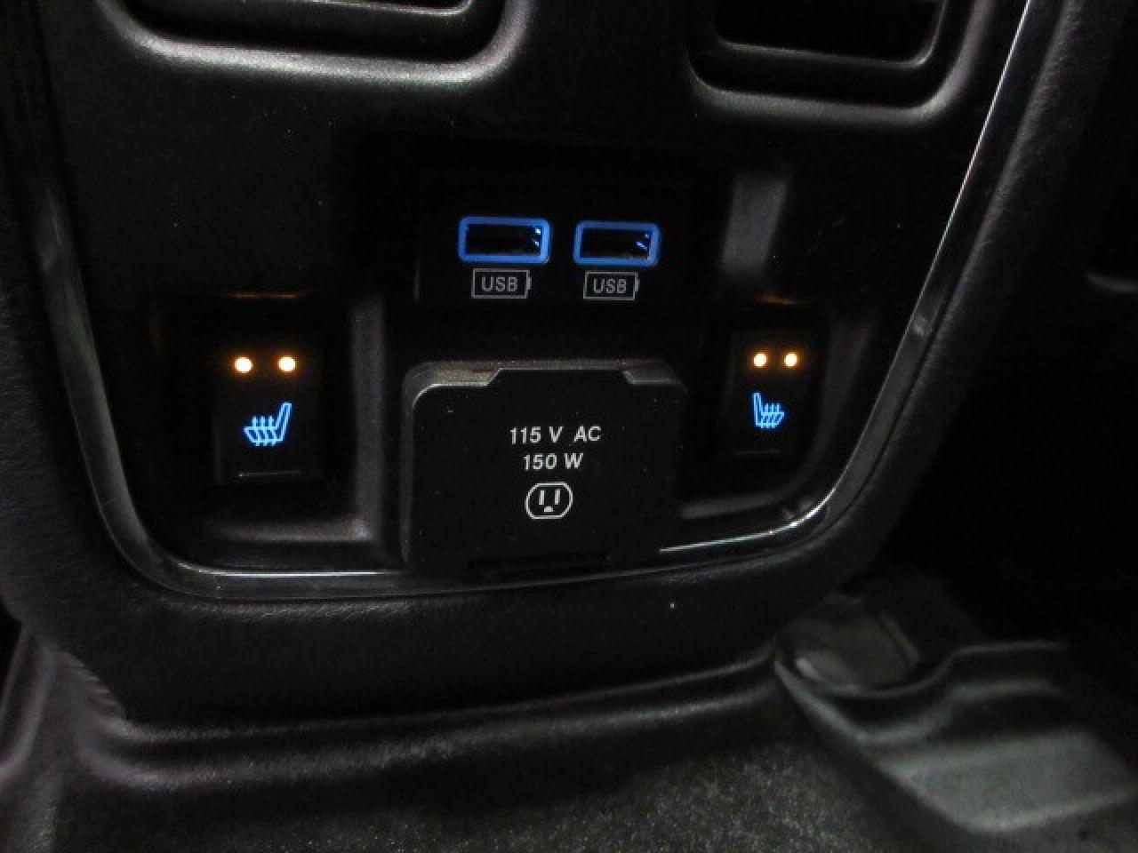 2017 Jeep Grand Cherokee TRAILHAWK 4X4, NAV, ROOF, HTD/COOLED SEATS, 160K! Photo