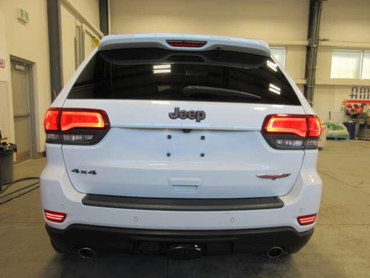 2017 Jeep Grand Cherokee TRAILHAWK 4X4, NAV, ROOF, HTD/COOLED SEATS, 160K! Photo