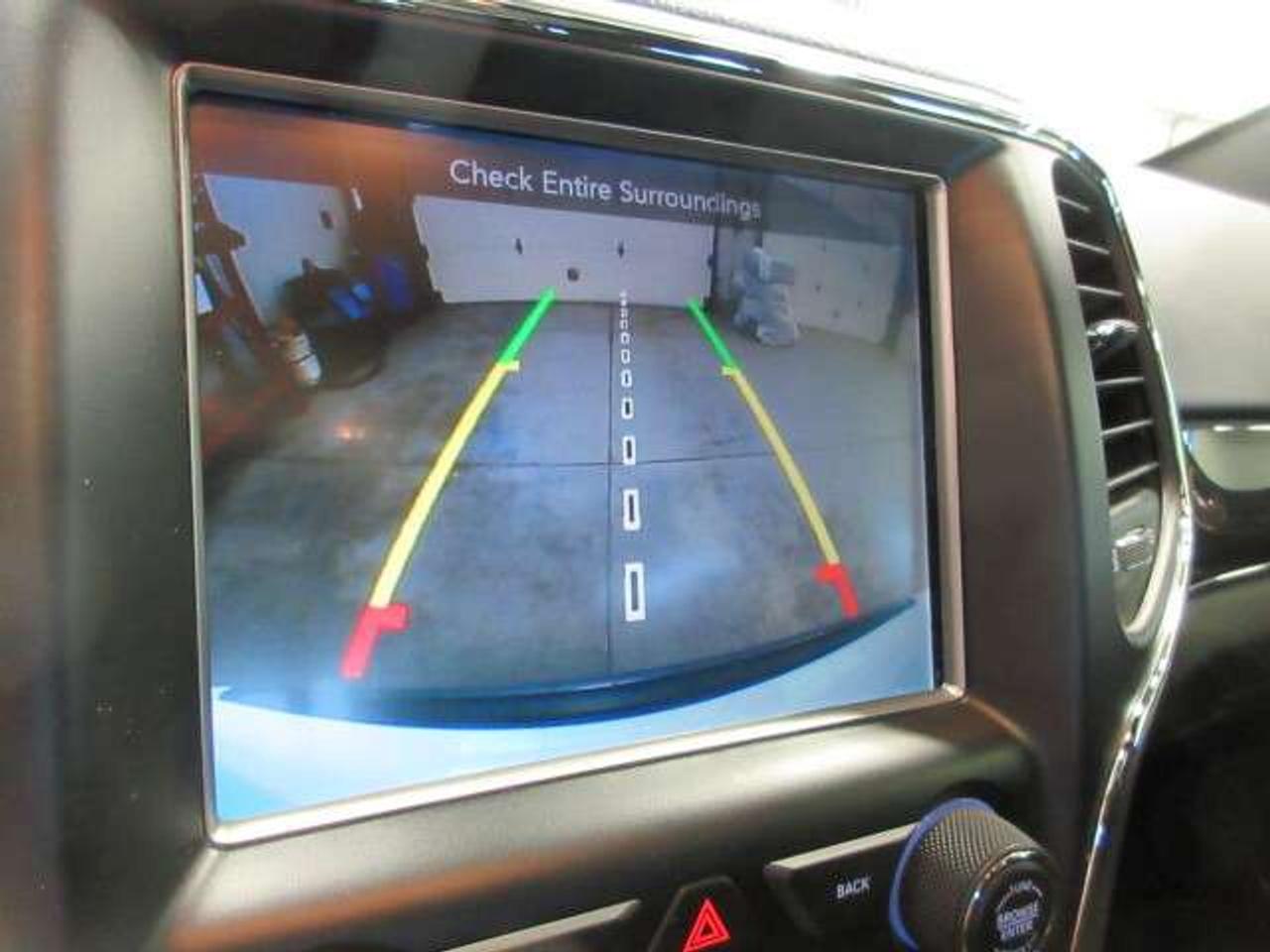 2017 Jeep Grand Cherokee TRAILHAWK 4X4, NAV, ROOF, HTD/COOLED SEATS, 160K! Photo