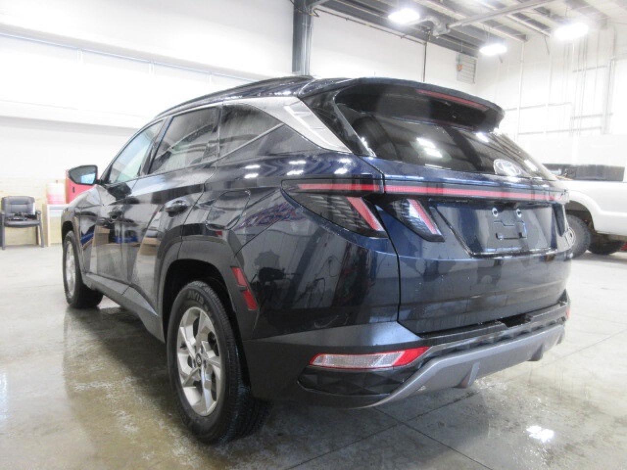 2024 Hyundai Tucson TREND AWD, NAV, ROOF, LEATHER, APPLE/ANDROID, 76K! Photo