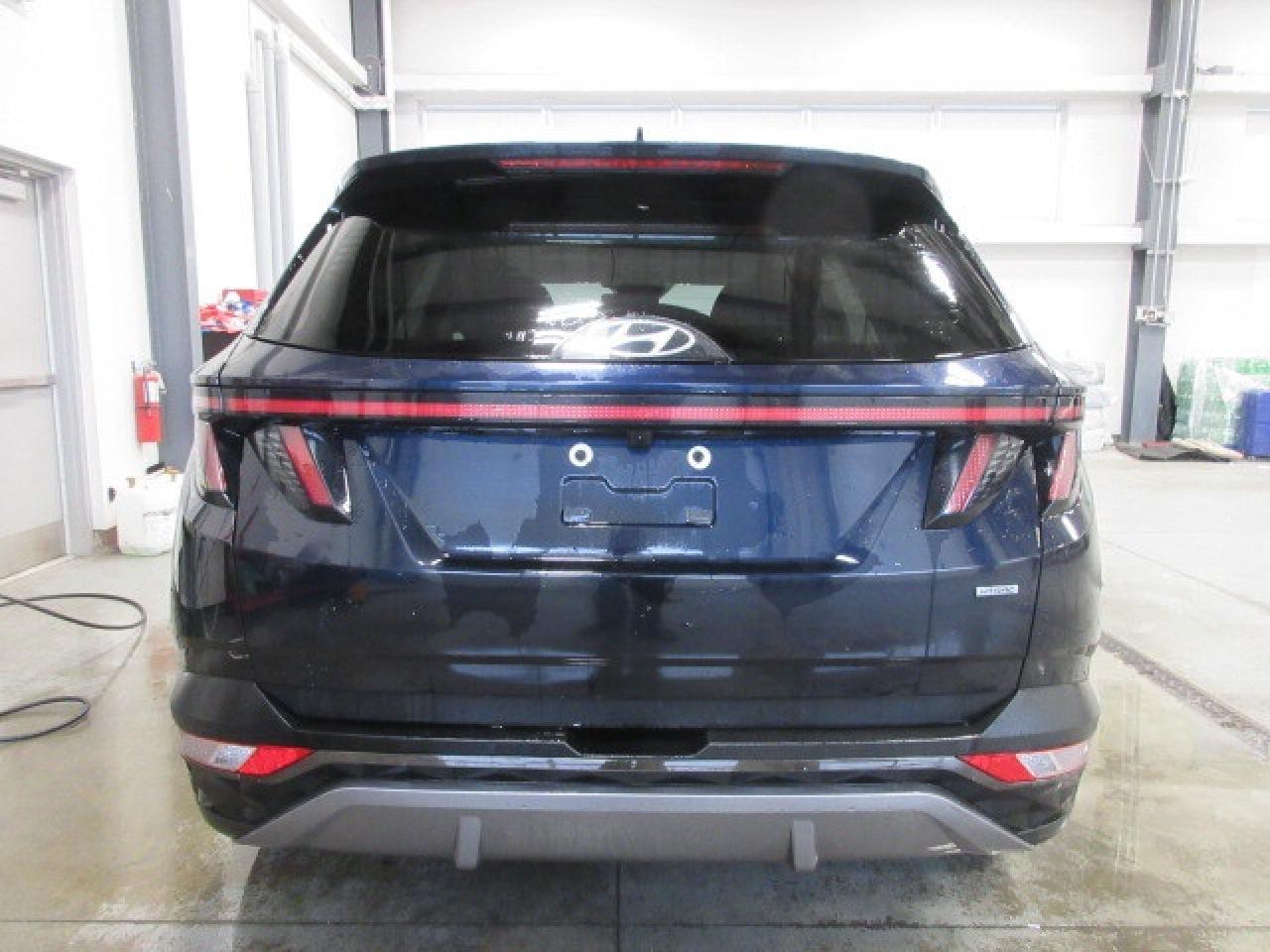 2024 Hyundai Tucson TREND AWD, NAV, ROOF, LEATHER, APPLE/ANDROID, 76K! Photo
