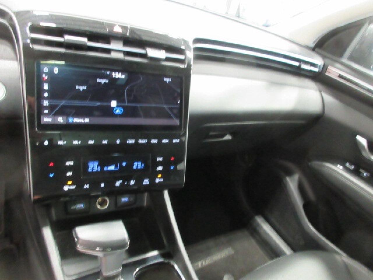 2024 Hyundai Tucson TREND AWD, NAV, ROOF, LEATHER, APPLE/ANDROID, 76K! Photo
