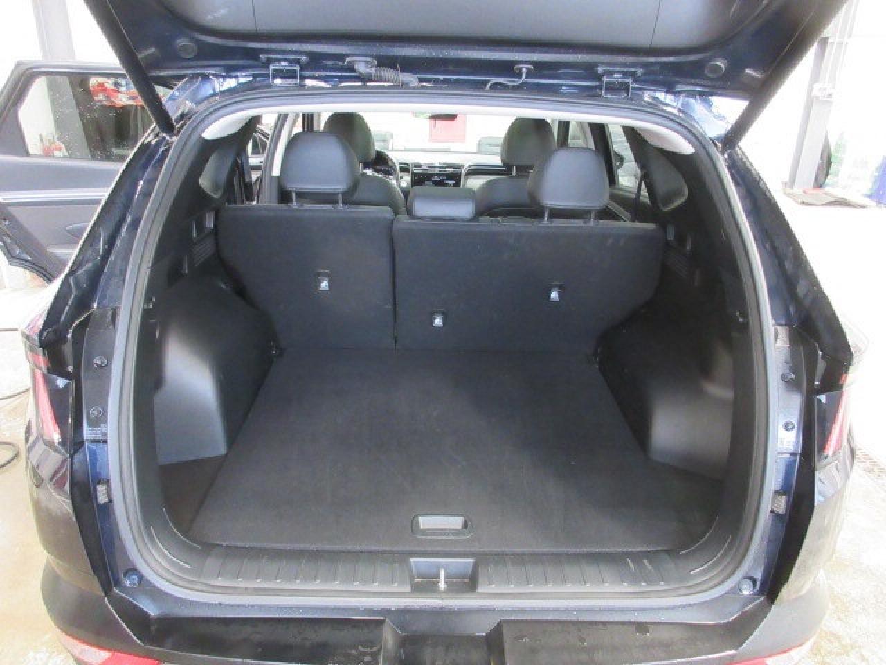 2024 Hyundai Tucson TREND AWD, NAV, ROOF, LEATHER, APPLE/ANDROID, 76K! Photo