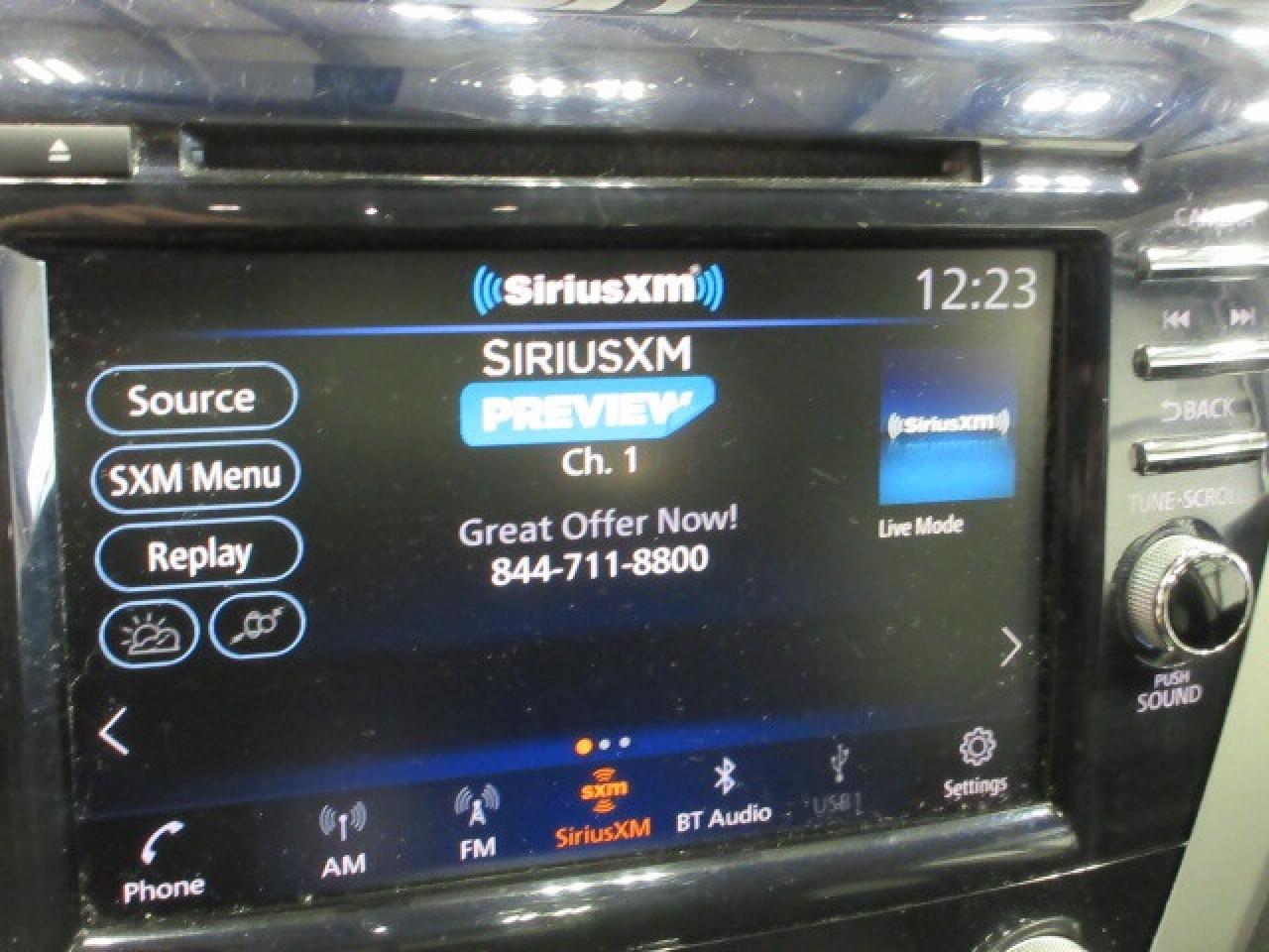 2019 Nissan Murano AWD SV TECH, NAV, ROOF, APPLE/ANDROID, 88K! Photo