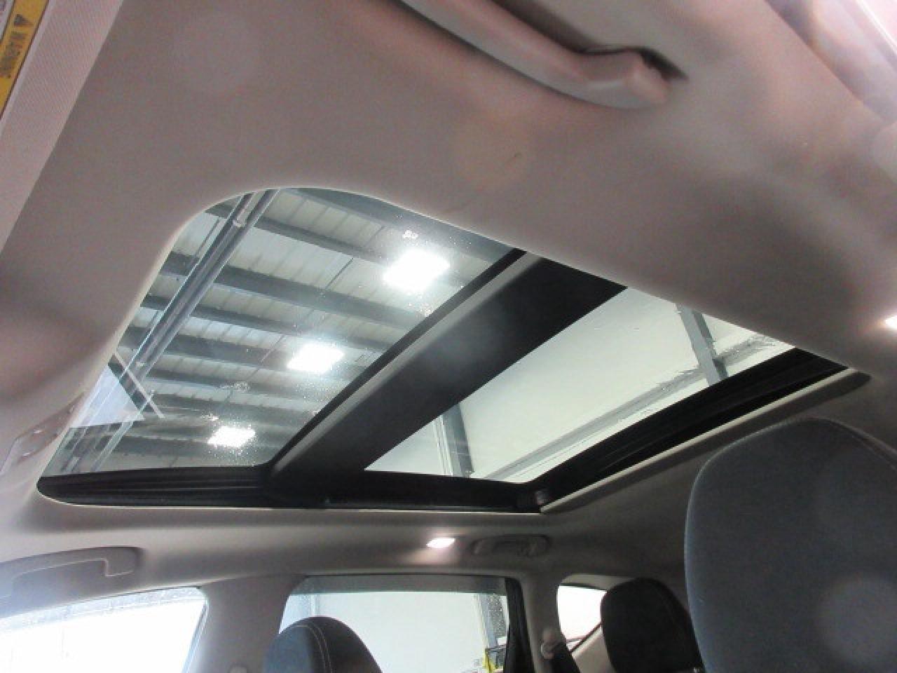 2019 Nissan Murano AWD SV TECH, NAV, ROOF, APPLE/ANDROID, 88K! Photo