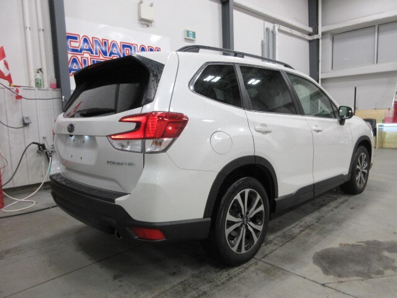 2021 Subaru Forester 2.5i LIMITED W/NAV, EYESIGHT, ROOF, LEATHER, 43K! Photo