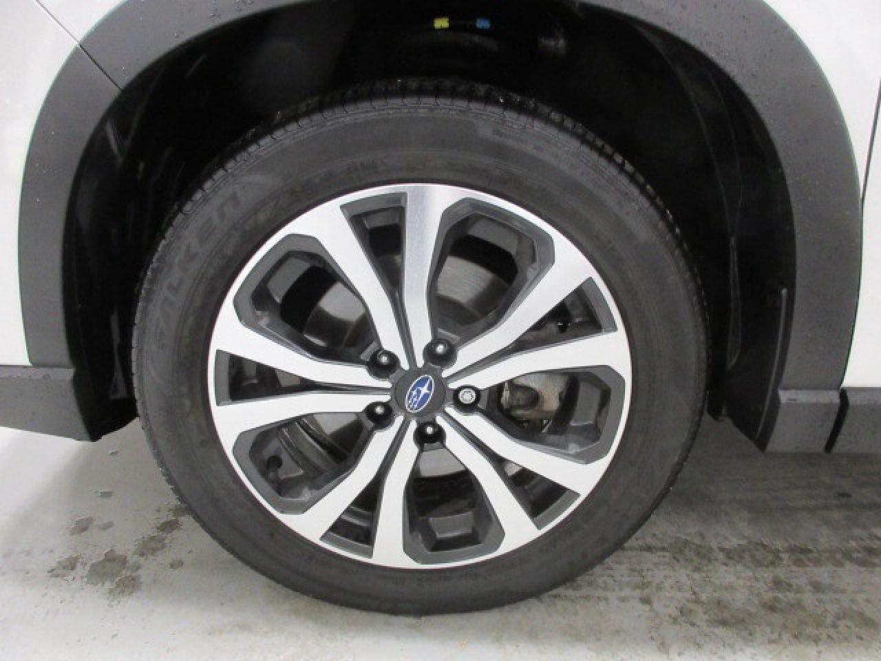 2021 Subaru Forester 2.5i LIMITED W/NAV, EYESIGHT, ROOF, LEATHER, 43K! Photo