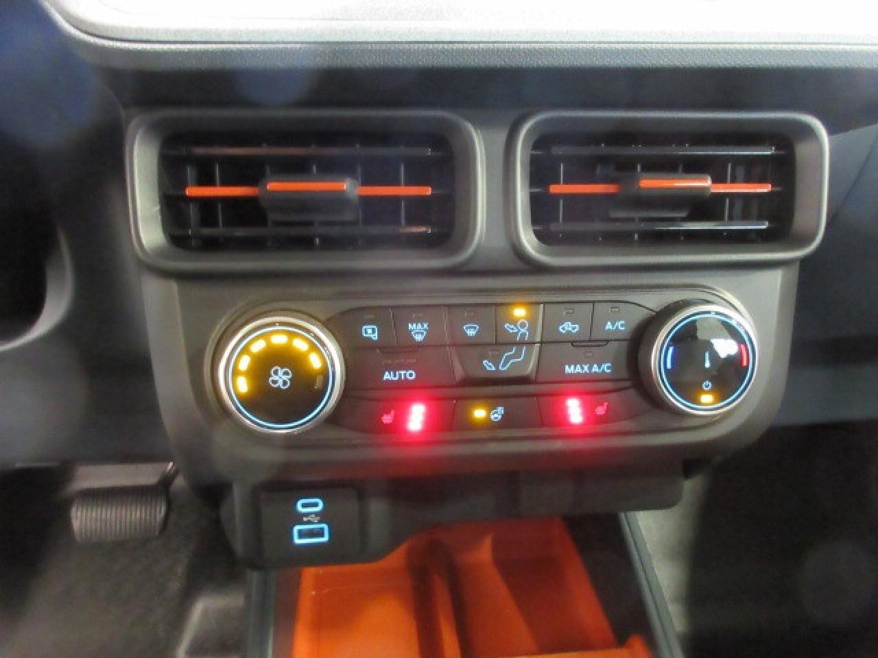 2023 Ford Maverick XLT AWD FX4, HTD. SEATS, AUTOSTART, ALLOYS, 79K! Photo