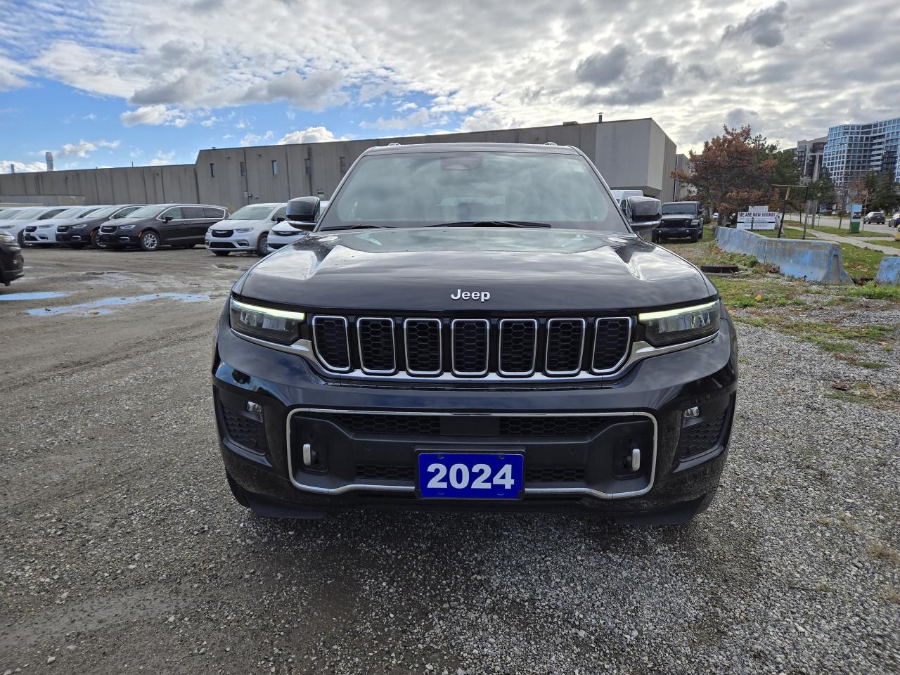 2024 Jeep Grand Cherokee Overland w/Luxury Group, 19 McIntosh Speakers Photo4