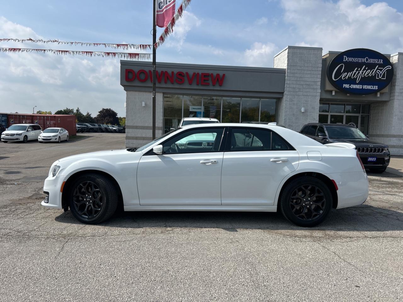2023 Chrysler 300 300S w/SafetyTec Plus Group, Heated/Cool Seats Photo