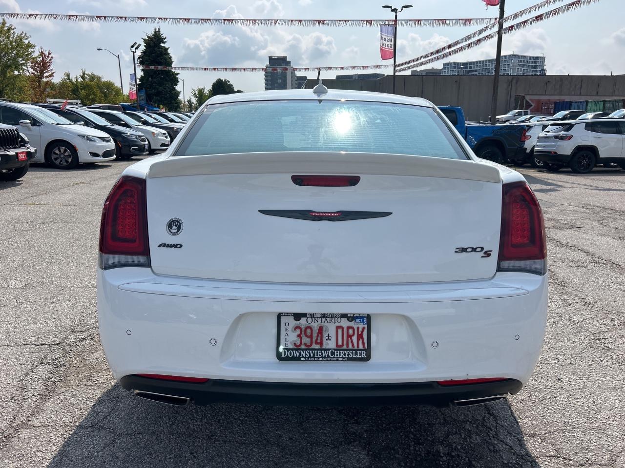 2023 Chrysler 300 300S w/SafetyTec Plus Group, Heated/Cool Seats Photo