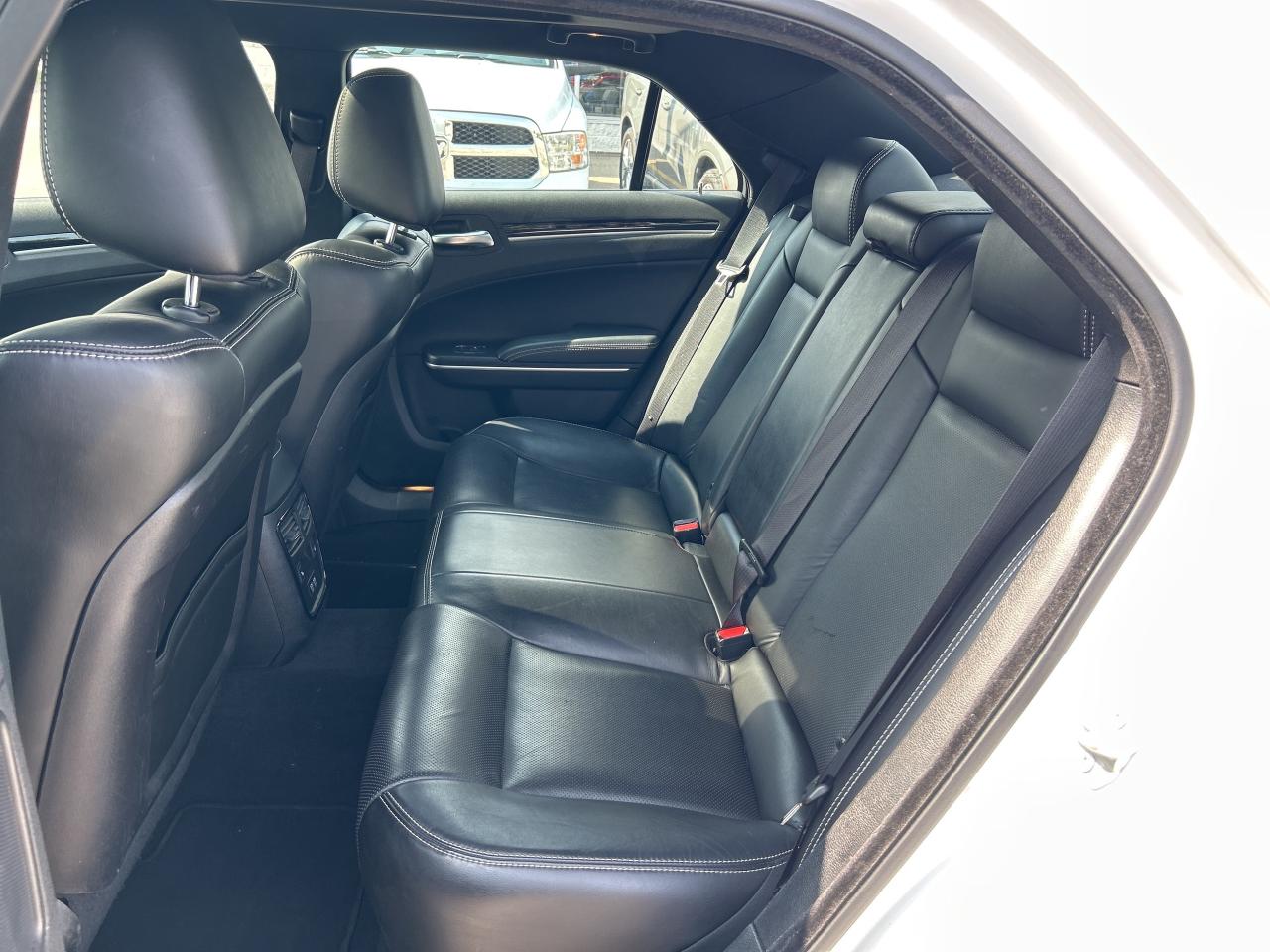 2023 Chrysler 300 300S w/SafetyTec Plus Group, Heated/Cool Seats Photo