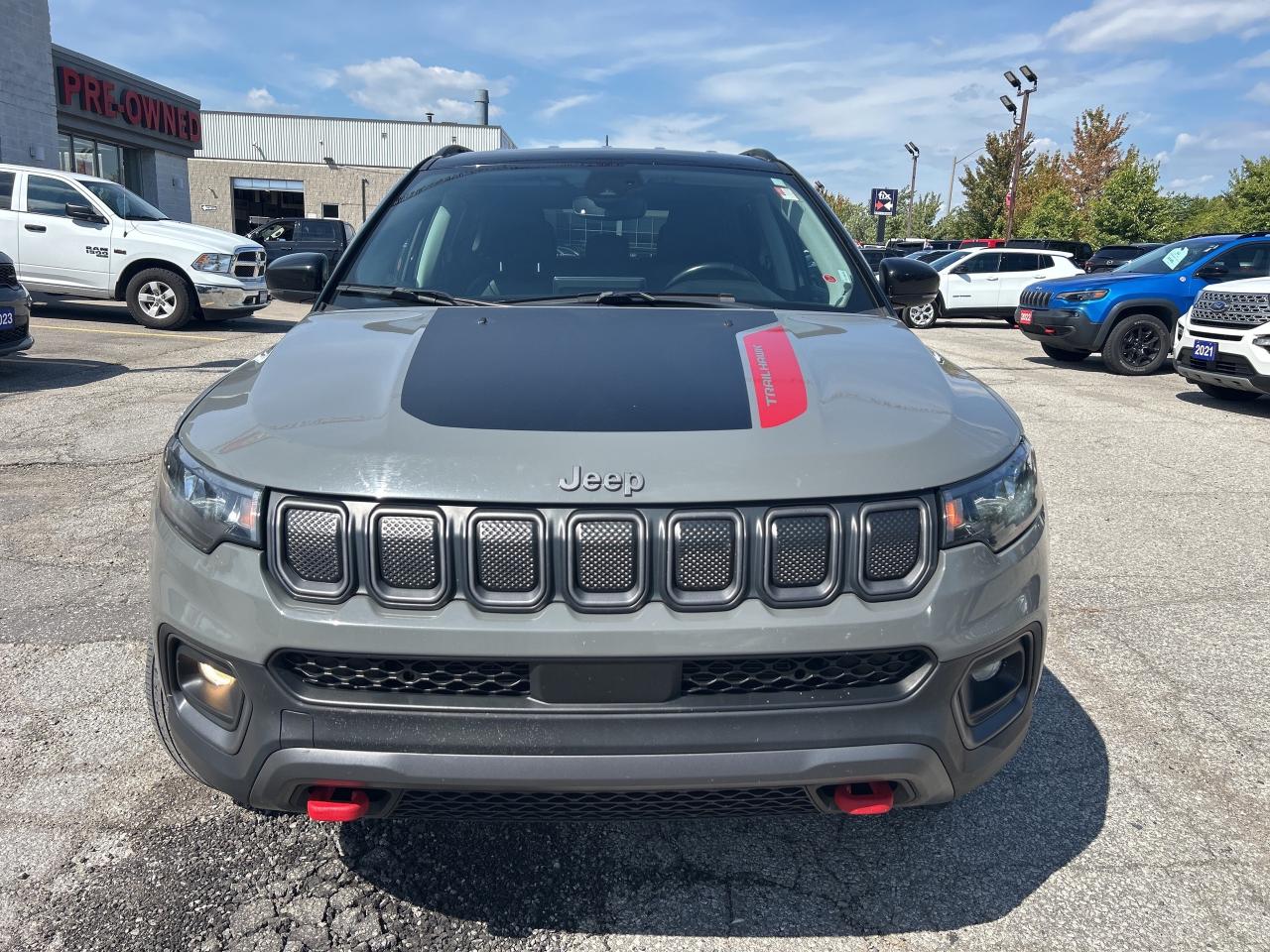 2022 Jeep Compass Trailhawk w/Park Assist, Blind Spot Alert, CarPlay Photo