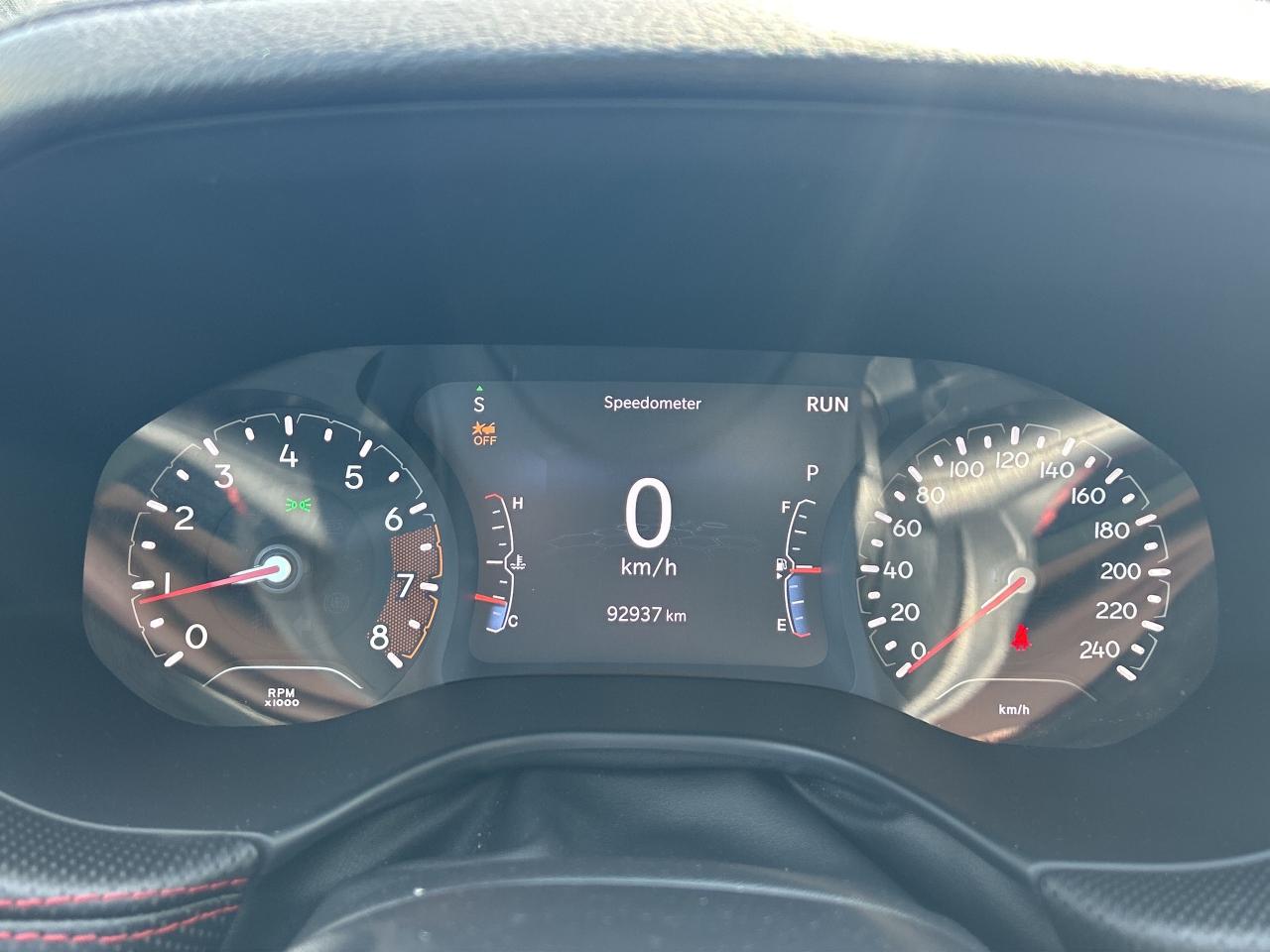 2022 Jeep Compass Trailhawk w/Park Assist, Blind Spot Alert, CarPlay Photo