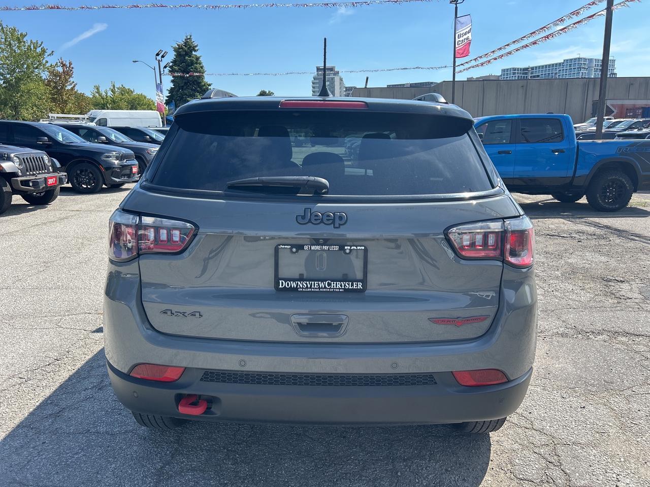 2022 Jeep Compass Trailhawk w/Park Assist, Blind Spot Alert, CarPlay Photo