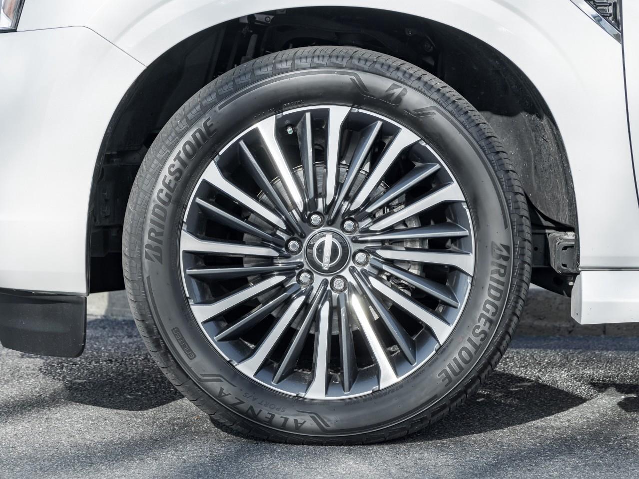 2025 Nissan Armada Platinum Reserve Photo