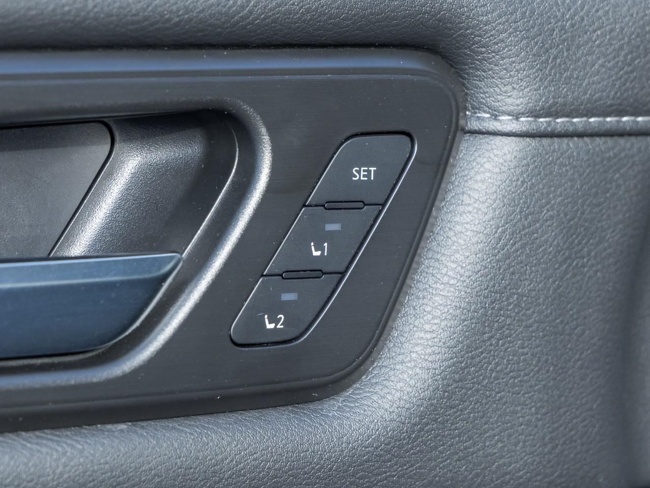 2025 Nissan Armada Platinum Reserve Photo