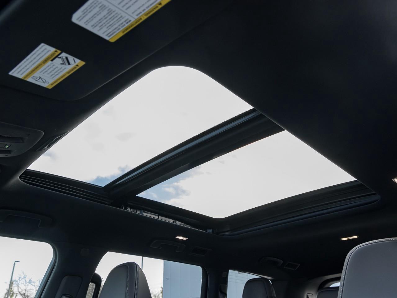 2025 Nissan Armada Platinum Reserve Photo