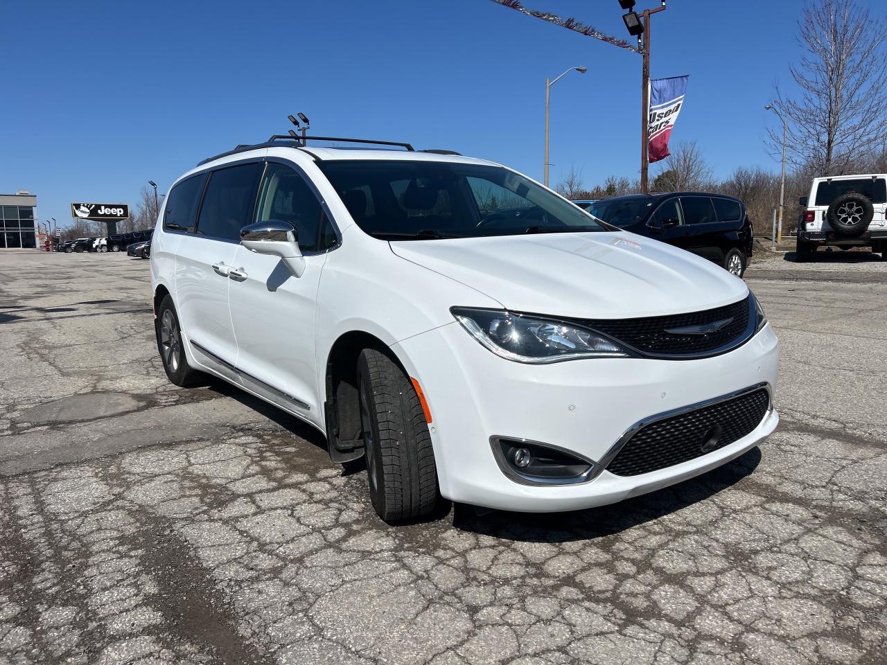 2020 Chrysler Pacifica Hybrid Limited w/Sunroof, Safety Pkg, 20 Spkrs, DVD Photo
