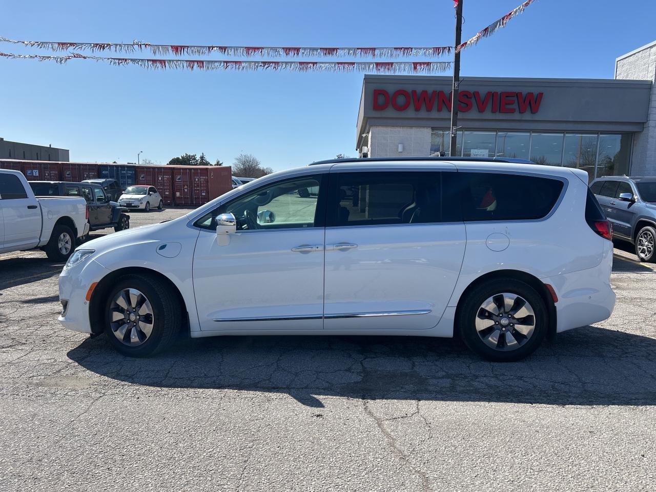 2020 Chrysler Pacifica Hybrid Limited w/Sunroof, Safety Pkg, 20 Spkrs, DVD Photo