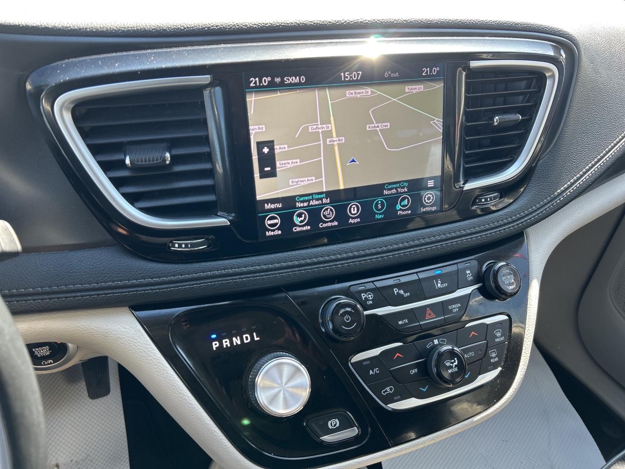 2020 Chrysler Pacifica Hybrid Limited w/Sunroof, Safety Pkg, 20 Spkrs, DVD Photo